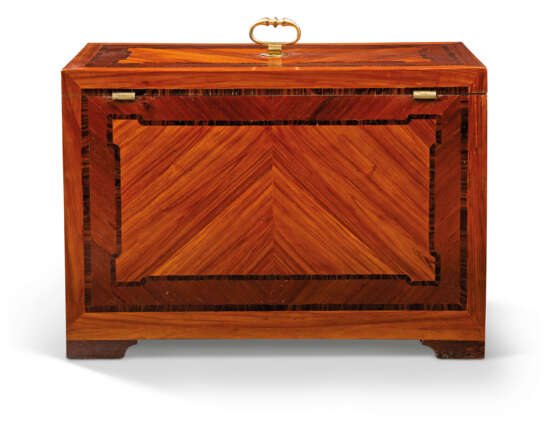 AN ITALIAN TULIPWOOD, KINGWOOD, SATINE AND INDIAN ROSEWOOD TABLETOP DOCUMENT CHEST - фото 3