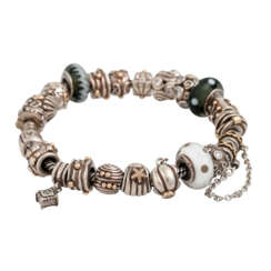 PANDORA Armband mit 22 Charms,