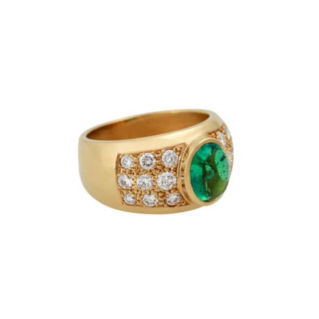 Ring mit schönem Smaragdcabochon, ca. 1,4 ct, oval, - Foto 1