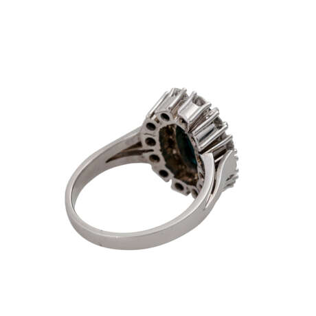 Ring mit oval facettiertem Saphir und Brillanten von ca.1 ct, - Foto 3