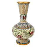 CHINA Paar Cloisonné-Vasen, 20. Jahrhundert. - Foto 3