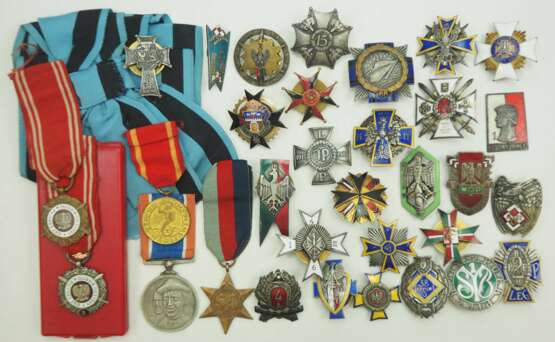 Polen: Sammlung von 27 Regimentsabzeichen. Diverse - photo 1