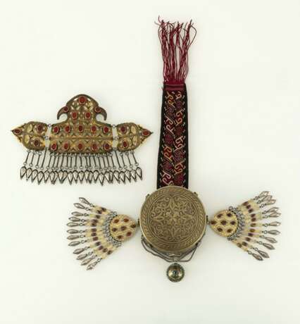 Stirn-Diadem und ungewöhnliche geschlossene Silber-Mütze, teilvergoldet, Steinbesatz - photo 2