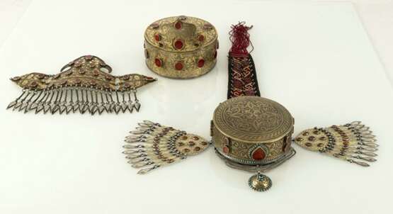 Stirn-Diadem und ungewöhnliche geschlossene Silber-Mütze, teilvergoldet, Steinbesatz - Foto 5
