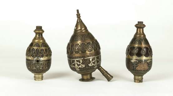 Drei eiförmige Hookah-Körper aus Kokosnuss mit Kupfer- und Metall-Montierung - Foto 4