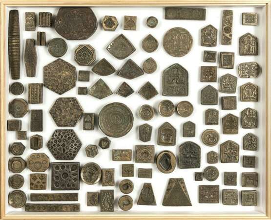 Umfangreiche Sammlung von Anken 'qaleb' aus Bronze, teils feinst ausgearbeitet - Foto 1