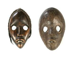 Zwei Dan-Masken aus Holz