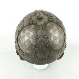 Spangenhelm aus Stahl mit Kufi-Bordüre im Form eines Balden-Helm - photo 6