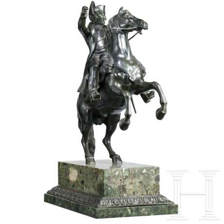 Monumentale Bronzefigur von Kaiser Napoleon I. auf steigendem Pferd - фото 3