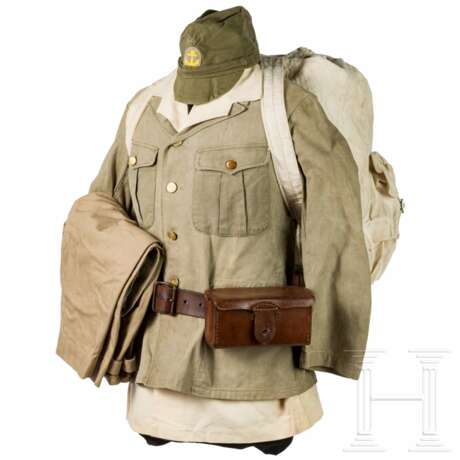 Uniform- und Ausrüstungsensemble eines Soldaten der Marineinfanterie im 2. Weltkrieg - photo 3