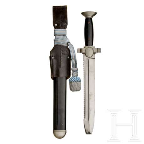 A Model 1938 Hewer for NCO Ranks of the German Red Cross - photo 2