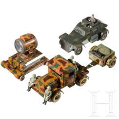 TippCo - Zugwagen mit Feldküche, mobiler Scheinwerfer und kleiner Panzerspähwagen WH 194 
