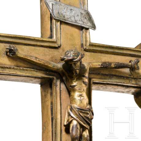Spätgotisches Kruzifix mit Reliquienbehälter, deutsch, 16. Jahrhundert - фото 4