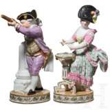 Zwei galante Porzellan-Figuren, Marcollini, die Kartenspielerin und der Schütze, Meißen, 19. Jahrhundert - photo 1
