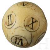 Seltener Barock-Spielball mit römischen Ziffern von I bis XII, England, 18. Jahrhundert - photo 2