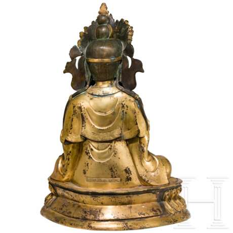 Große feuervergoldete Bronzefigur des Buddha Shakyamuni, sino-tibetisch, 19. Jahrhundert - photo 6