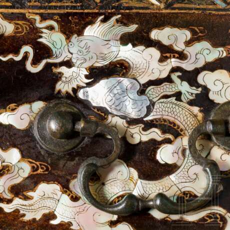 Seltenes Kästchen mit feinen Perlmutteinlagen, Korea, um 1700 - photo 4