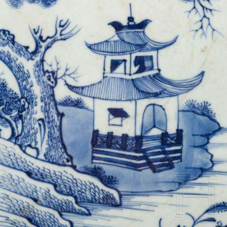 Großer blau-weißer Porzellanteller, China, Qianlong-Zeit, 18. Jahrhundert - Foto 3