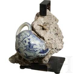 Teekanne in einem Korallenstock, Dschunkenporzellan, China, um 1800