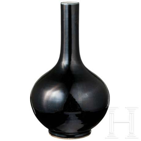 Schwarze glasierte Vase, China, 18/19. Jahrhundert - Foto 1