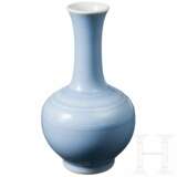 Schöne hellblau glasierte Vase mit Tongzhi-Marke, China, Tongzhi-Ära, 1861 - 1875 - Foto 1