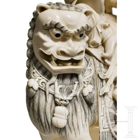 Große Elfenbeinfigur, China, um 1930 - Foto 7