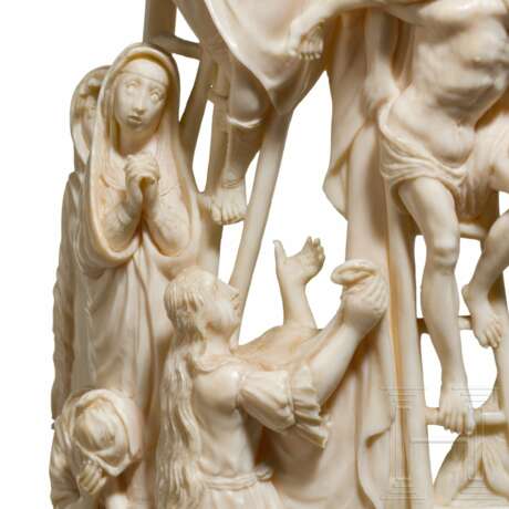 Eindrucksvolle große Elfenbeingruppe mit Darstellung der Kreuzabnahme Christi, Dieppe, 18. Jahrhundert - фото 4