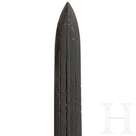 Eiserne Schwertklinge einer Spatha vom Typ Lauriacum-Hromovka, römisch, spätes 2. - 1. Hälfte 3. Jahrhundert - Foto 3