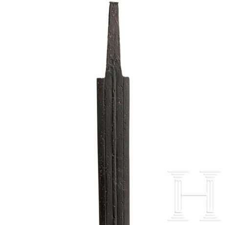 Eiserne Schwertklinge einer Spatha vom Typ Lauriacum-Hromovka, römisch, spätes 2. - 1. Hälfte 3. Jahrhundert - Foto 4