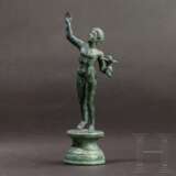 Anmutige Bronzefigur eines siegreichen Wettkämpfers, römisch, 2. Jahrhundert n. Chr. - Foto 1
