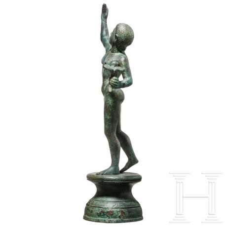 Anmutige Bronzefigur eines siegreichen Wettkämpfers, römisch, 2. Jahrhundert n. Chr. - photo 5