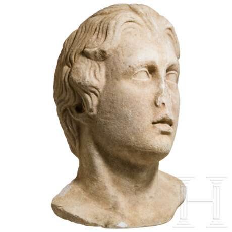 Fragment eines jugendlichen Marmorkopfes mit den Zügen Alexanders des Großen, römisch, 1. Jahrhundert vor Christus - 3. Jahrhundert n. Chr. - photo 3