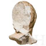 Fragment eines jugendlichen Marmorkopfes mit den Zügen Alexanders des Großen, römisch, 1. Jahrhundert vor Christus - 3. Jahrhundert n. Chr. - photo 4