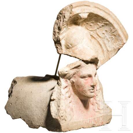 Terrakotta-Antefix mit polychrom gefasstem Haupt der Athena, Unteritalien, 4. – 3. Jahrhundert vor Christus - Foto 5