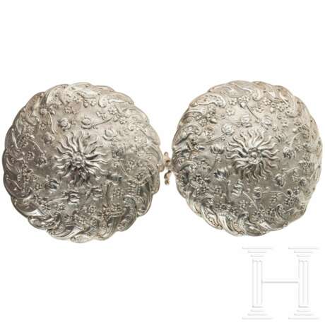 Prunkvolle silberne Gürtelschließe, osmanisch, Ende 18. Jahrhundert - фото 1