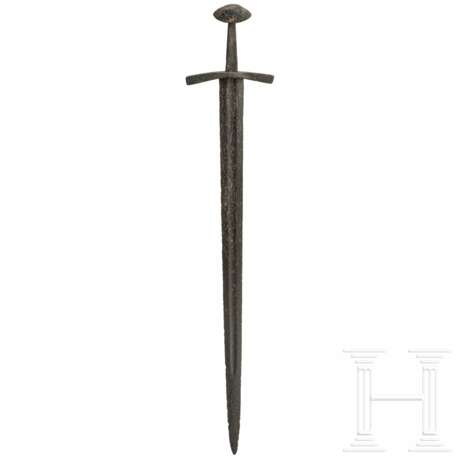 Ritterliches Schwert mit Inschrift, deutsch, um 1100 - Foto 2