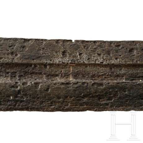 Ritterliches Schwert mit Bienenkorbknauf, England, um 1150 - 1200 - Foto 5