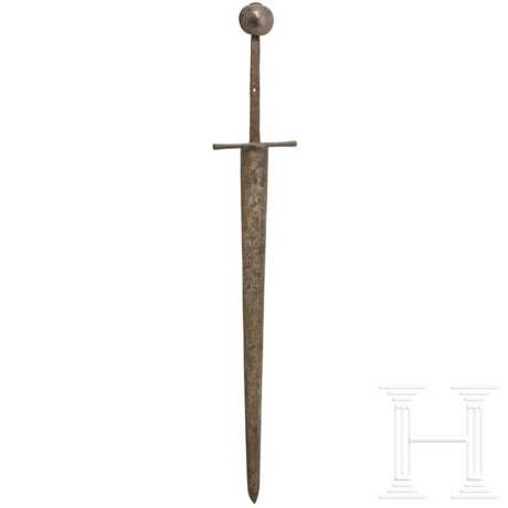 Seltenes zweihändiges Kampfschwert mit schwerer einschneidiger Klinge, deutsch, um 1350 - 1400 - photo 2