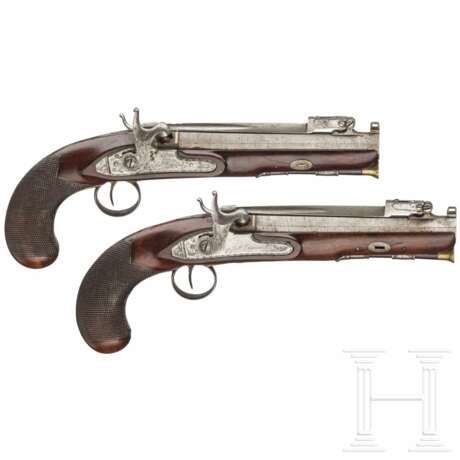 Ein Paar Perkussionspistolen mit Springbajonetten, Antonio Vianna, Porto, um 1820 - Foto 1