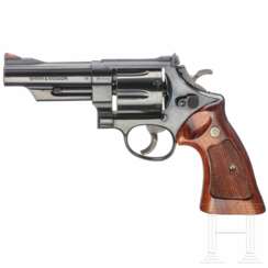 Smith & Wesson Modell 25-5, "The 1955 Model .45 Target Heavy Barrel", in Schatulle