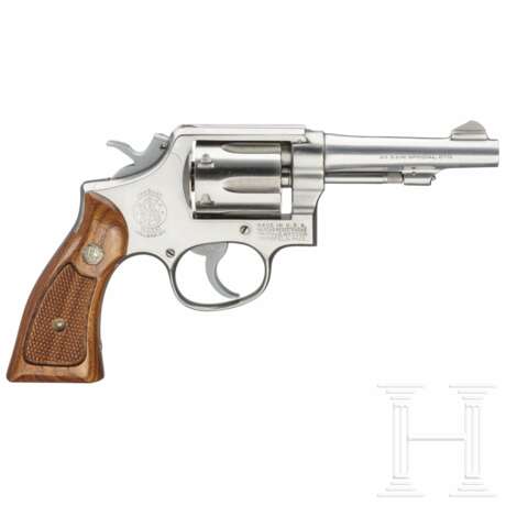 Smith & Wesson Modell 64, "The .38 M & P Stainless", im Karton - фото 2