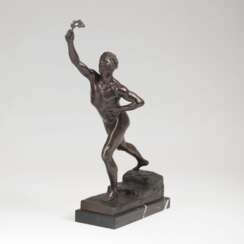 Carl Max Kruse (Berlin 1854 - Bad Kösen 1942). Bronze-Skulptur 'Siegerbote von Marathon'