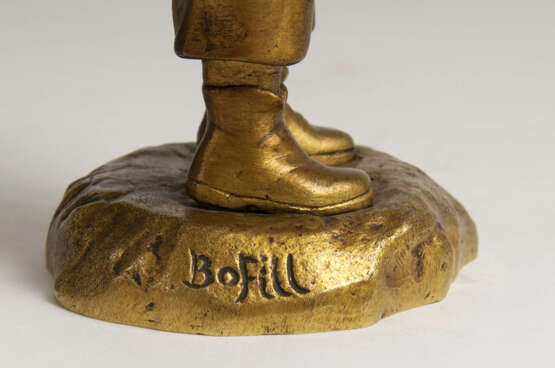 Antoine Bofill erwähnt 1890 - 1939, Barcelona & Paris. Bronze-Figur 'Kind mit Umhang und Kapuze' - photo 2