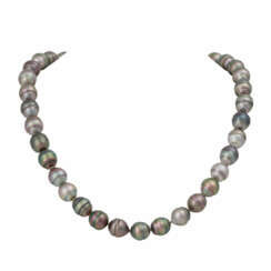 Necklace made from Tahitian cultured pearls,