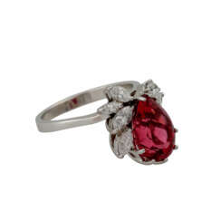 Ring with fac. Rubellite drops approx. 4.5 ct, 1 brilliant approx. 0.1 ct and 6 diamonds