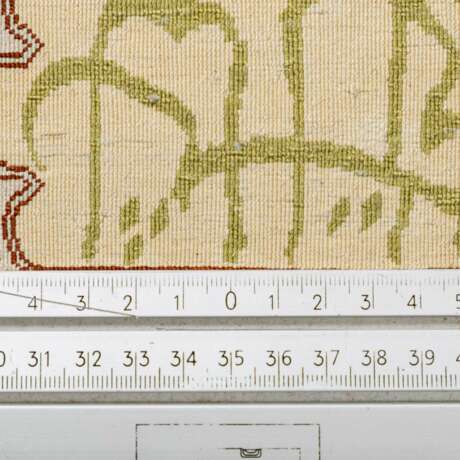 Orientteppich aus Seide. HEREKE, 20. Jahrhundert, 146x99 cm. - фото 4