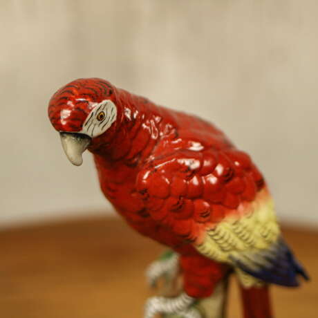 Фарфоровая статуэтка попугая Металл Смотри описание 1918-1949 г. - фото 3