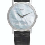 Piaget. PIAGET, WHITE GOLD WITH MOTHER-OF-PEARL DIAL - фото 1