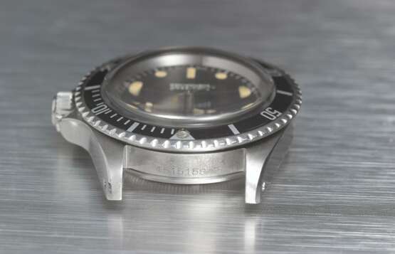 Rolex. ROLEX, STEEL SUBMARINER WITH “INVERTED” CASE NUMBERS, REF. 5513 - фото 2
