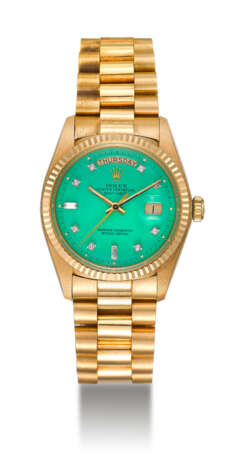 Rolex. ROLEX, GOLD AND DIAMONDS DAY-DATE WITH BABY GREEN STELLA DIAL, REF. 1803 - Foto 2
